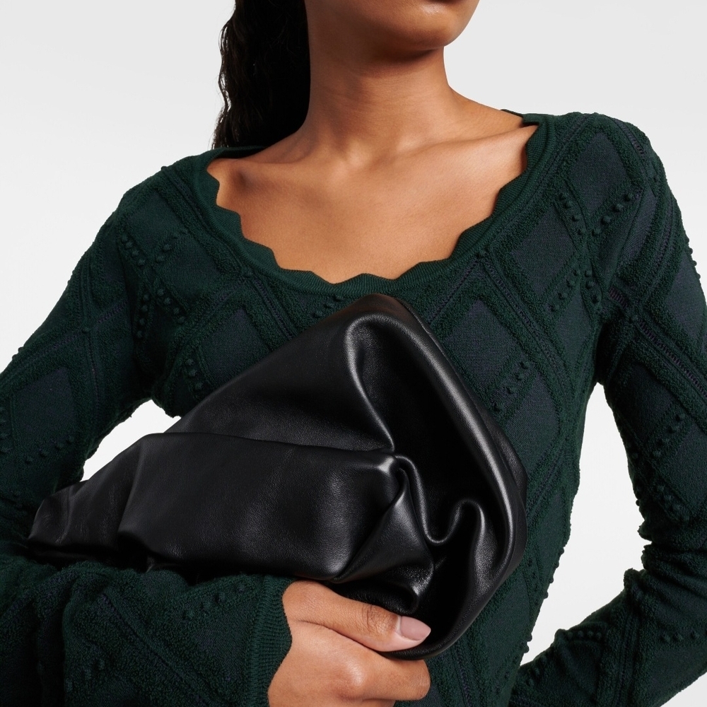 Burberry Black Rose Leather Clutch - Picture 4 of 8